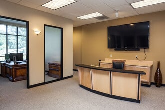 17040 Pilkington Rd, Lake Oswego, OR for lease Interior Photo- Image 2 of 2
