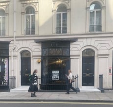 54 Maddox St, Londres à louer Photo du bâtiment- Image 2 de 3