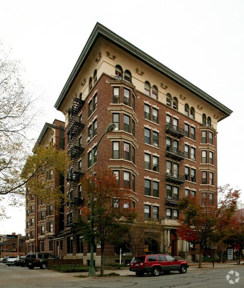 900 W Franklin St, Richmond, VA for lease - Building Photo - Image 2 of 96