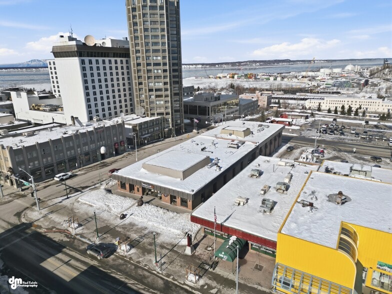 325 E St, Anchorage, AK à vendre - Photo du bâtiment - Image 3 de 3
