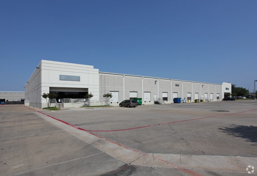 1808 Monetary Ln, Carrollton, TX for lease - Building Photo - Image 3 of 4