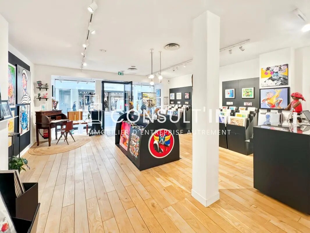 Retail in Levallois-Perret for lease Building Photo- Image 1 of 9