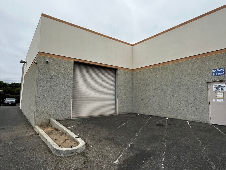 5390 Kazuko Ct, Moorpark, CA à vendre - Photo du bâtiment - Image 2 de 4