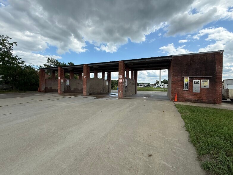 931 E Dallas Ave, Cooper, TX à vendre - Photo du bâtiment - Image 2 de 43