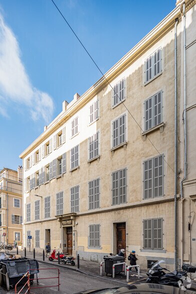 Office in Marseille for lease - Building Photo - Image 3 of 3