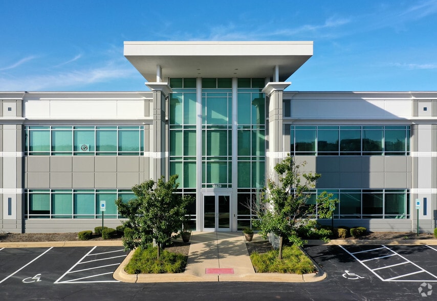 18670 Graphics Dr, Tinley Park, IL for sale - Building Photo - Image 2 of 6