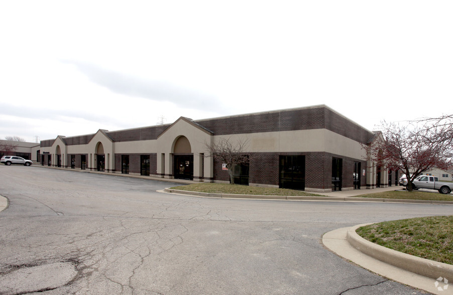 Value-Add Office Portfolio - Kokomo, IN portfolio of 3 properties for sale on LoopNet.ca - Primary Photo - Image 2 of 3