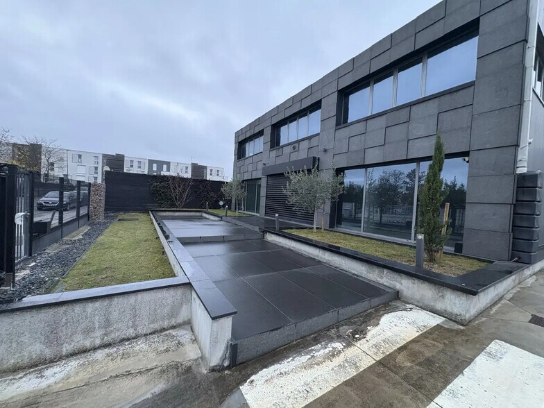 17 Allée De Dublin, Les Pavillons-sous-Bois à louer - Photo du bâtiment - Image 2 de 31