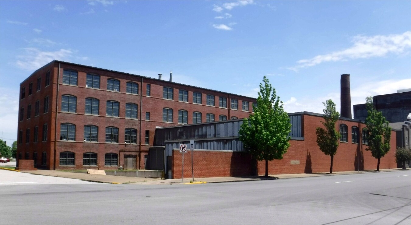 420 NW 5th St, Evansville, IN à louer Photo du bâtiment- Image 1 de 12