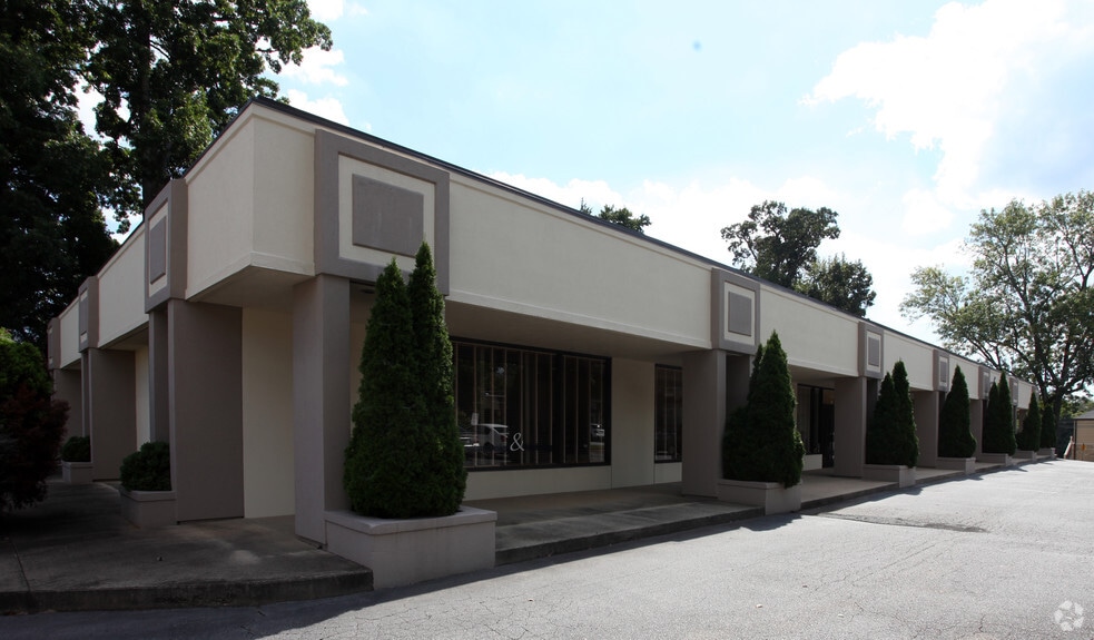 1107 N Main St, High Point, NC for lease - Building Photo - Image 2 of 4