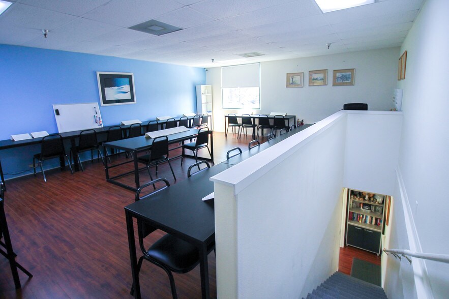 15121 Graham St, Huntington Beach, CA à louer - Photo intérieure - Image 3 de 13