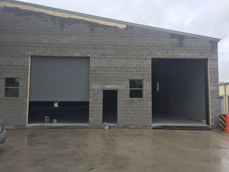9018 Ruland Rd, Houston, TX à louer - Photo du bâtiment - Image 2 de 2