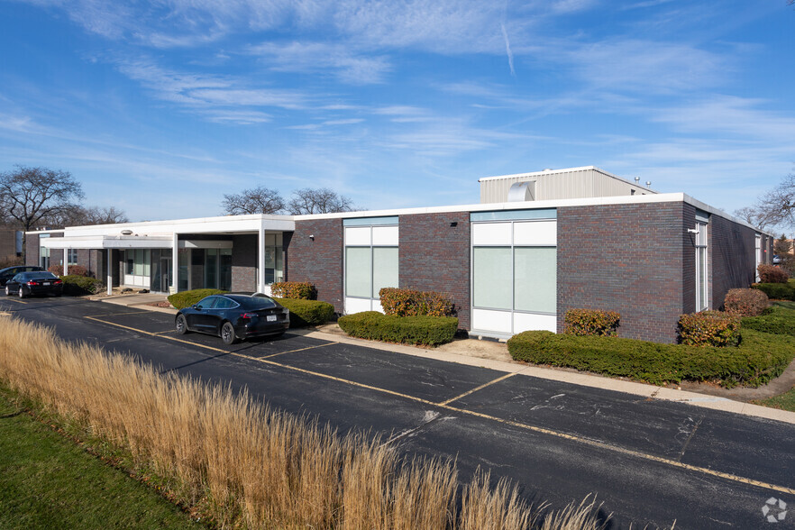 6640 W Touhy Ave, Niles, IL à vendre - Photo du bâtiment - Image 1 de 1