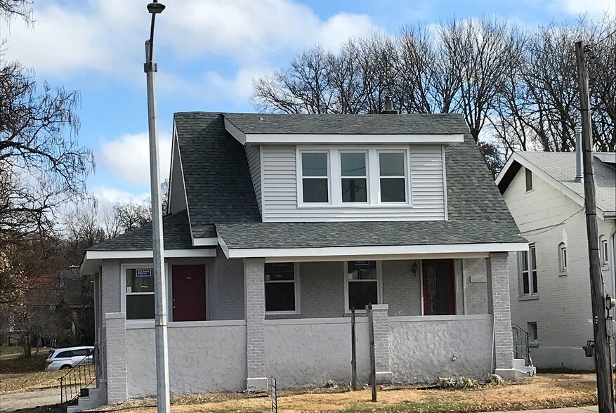 1600 S Big Bend Blvd, Richmond Heights, MO à louer - Photo du bâtiment - Image 2 de 3