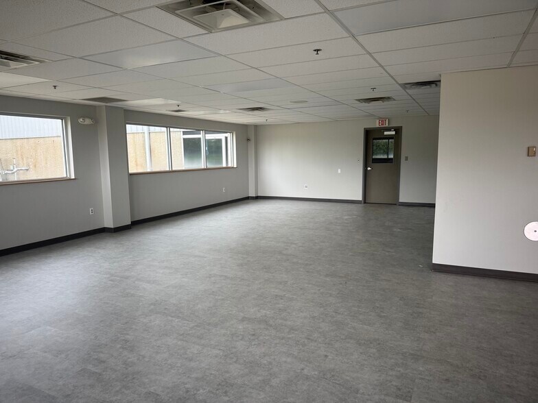 1615 W McDonald St, Hartford City, IN à vendre - Photo du bâtiment - Image 3 de 14