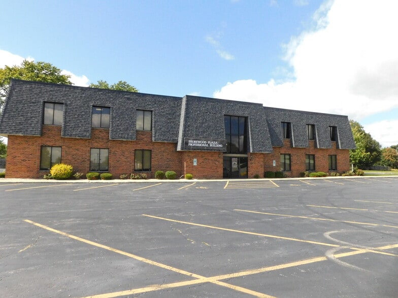 700 W Jefferson St, Shorewood, IL for lease - Building Photo - Image 1 of 9