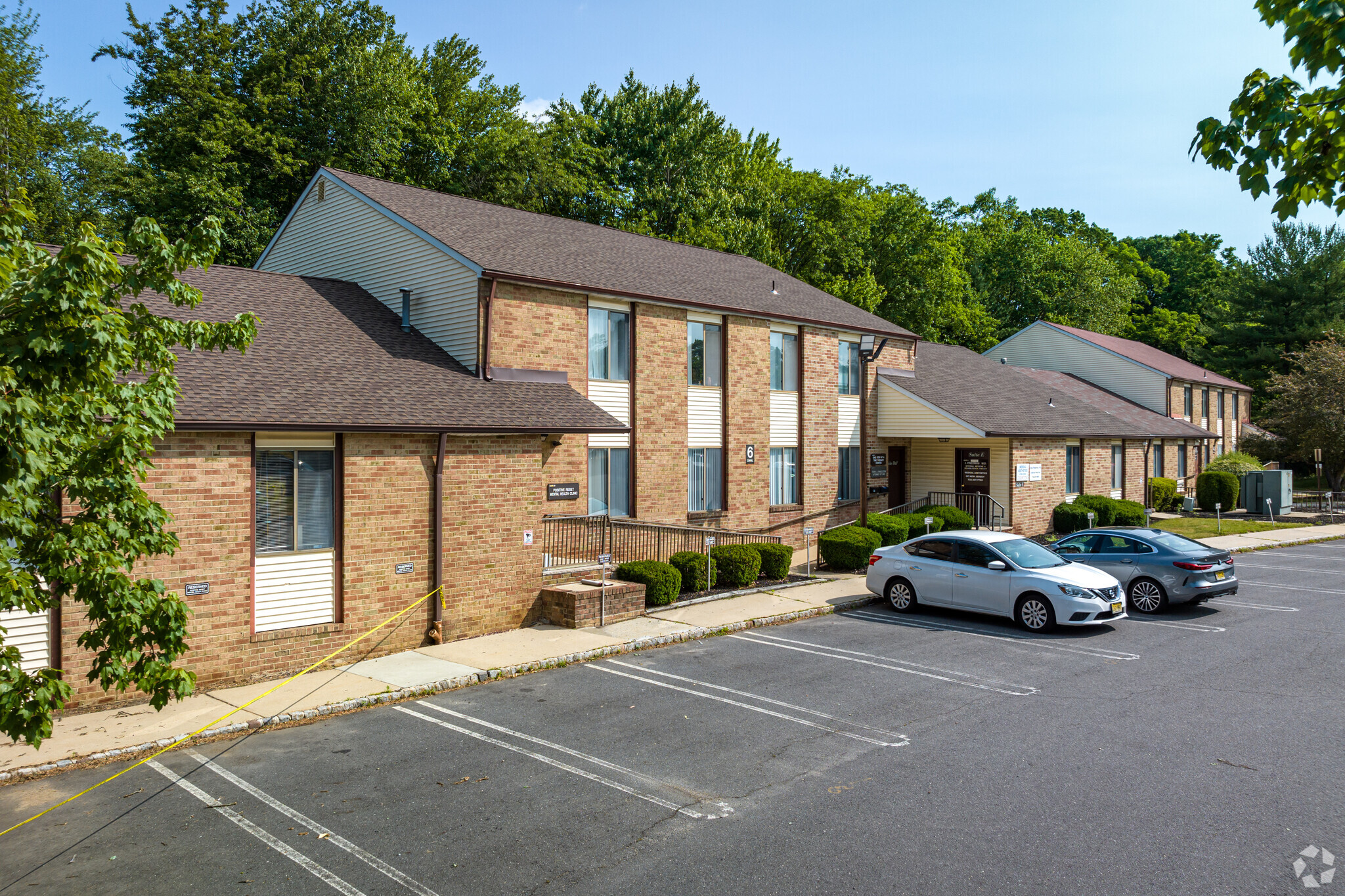 4-6 Cornwall Ct, East Brunswick, NJ à vendre Photo principale- Image 1 de 1