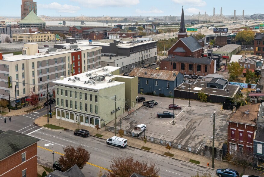601 E Jefferson St, Louisville, KY à vendre - Photo du bâtiment - Image 3 de 9