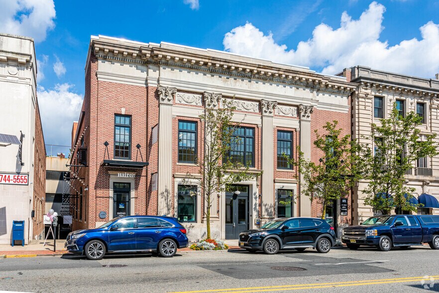 491 Bloomfield Ave, Montclair, NJ à louer - Photo du bâtiment - Image 3 de 11