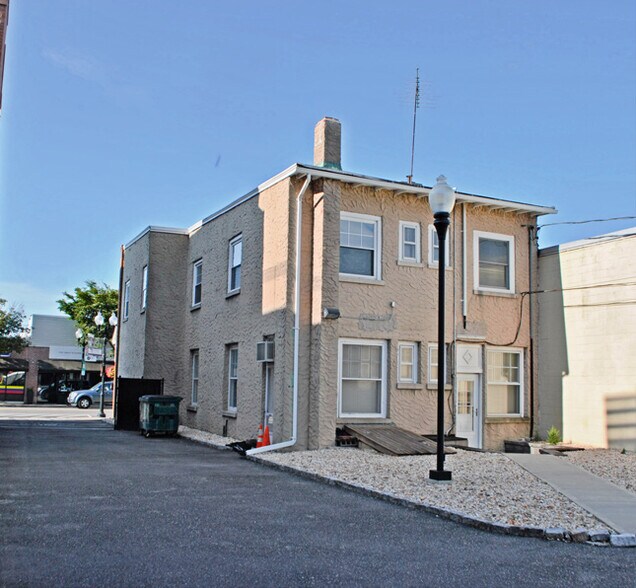 125 E Main St, Patchogue, NY à louer - Photo du bâtiment - Image 3 de 13