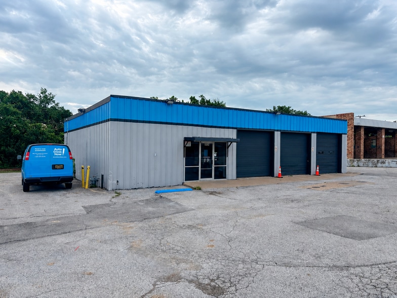 2933 Alta Mere Dr, Fort Worth, TX for lease - Building Photo - Image 1 of 3