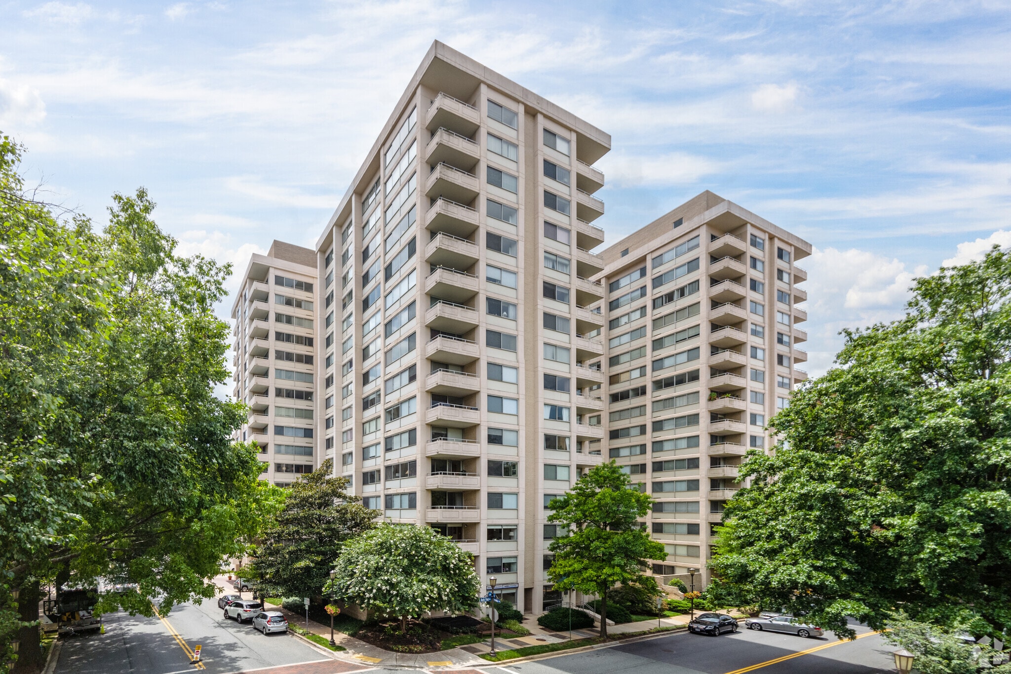 4500 N Park Ave, Chevy Chase, MD à vendre Photo du bâtiment- Image 1 de 5