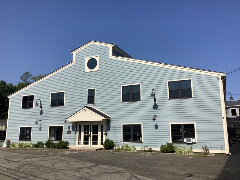 19 Willow St, Natick, MA à louer - Photo du bâtiment - Image 2 de 25