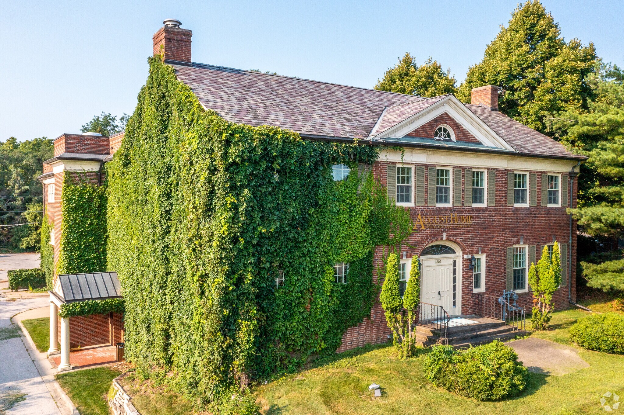 2200 Grand Ave, Des Moines, IA à vendre Photo principale- Image 1 de 12