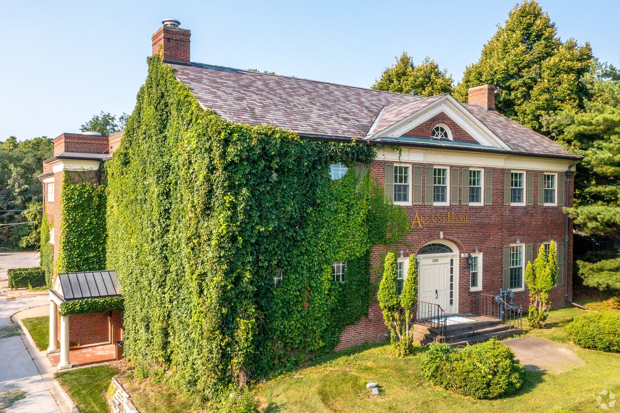 2200 Grand Ave, Des Moines, IA for sale Primary Photo- Image 1 of 12