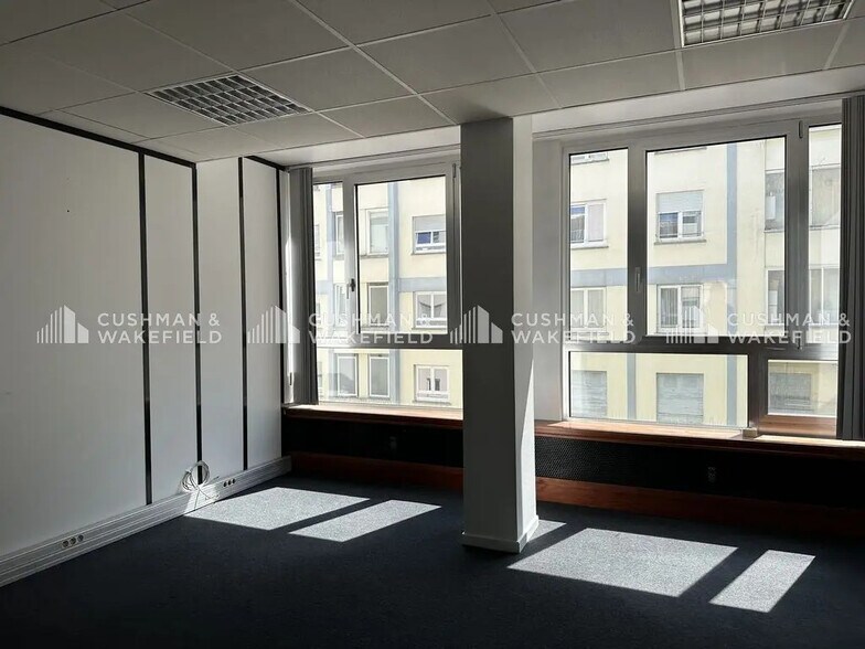 Office in Strasbourg for lease - Interior Photo - Image 3 of 11