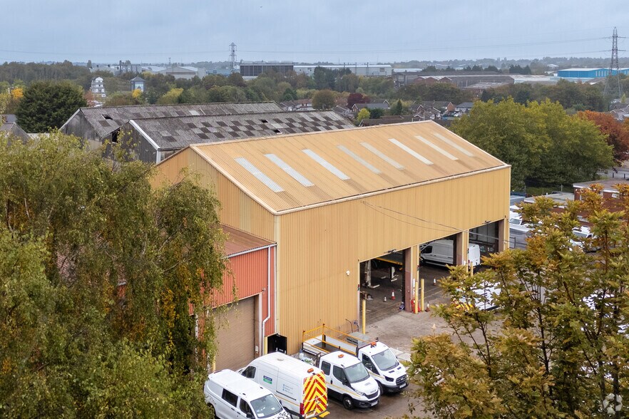 Brades Rd, Oldbury à louer - Photo du bâtiment - Image 2 de 3