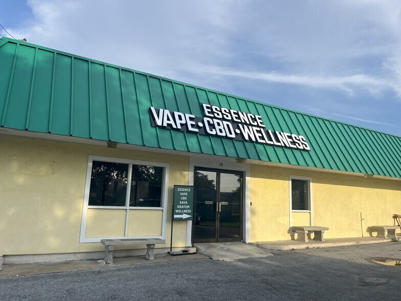 19 E Broadway St, Oviedo, FL à louer - Photo du bâtiment - Image 2 de 10