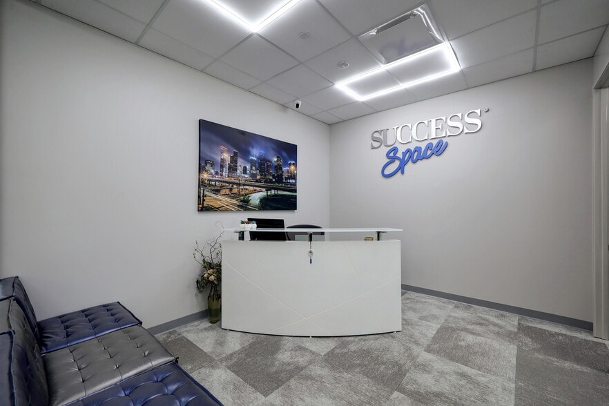 6920 Brisbane Ct, Sugar Land, TX for lease - Primary Photo - Image 1 of 12