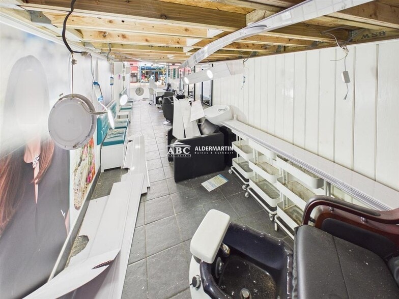 45 Brent St, London for lease - Building Photo - Image 2 of 6