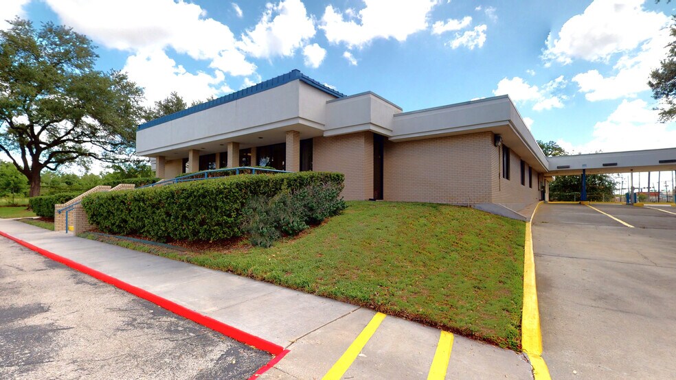 4101 Clinton Dr, Houston, TX for lease - Building Photo - Image 2 of 24