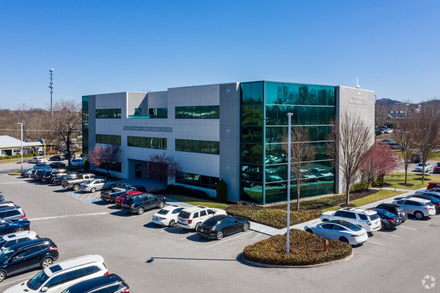 2001 Mallory Ln, Franklin, TN à louer - Photo du bâtiment - Image 3 de 6