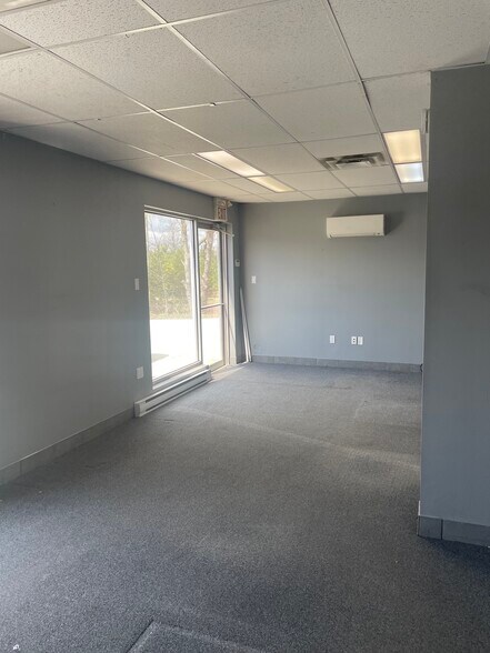 710 Industrial Rd, Shelburne, ON à louer - Photo du bâtiment - Image 2 de 4