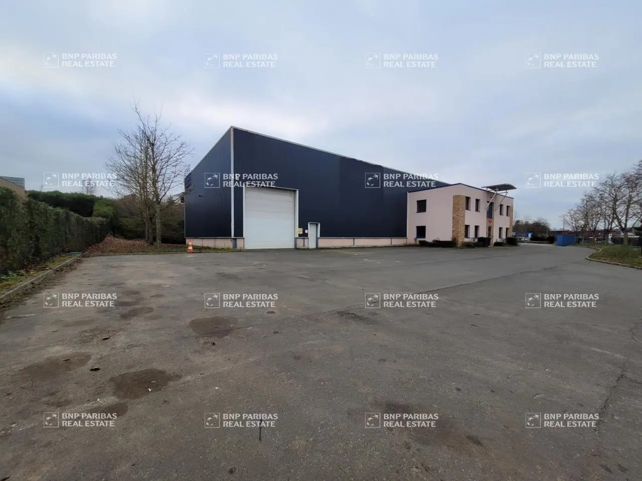 Bureau dans Valenton à louer Photo principale- Image 1 de 5