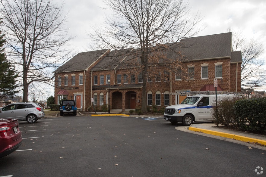 Old Franconia Rd portfolio of 4 properties for sale on LoopNet.ca - Primary Photo - Image 1 of 4