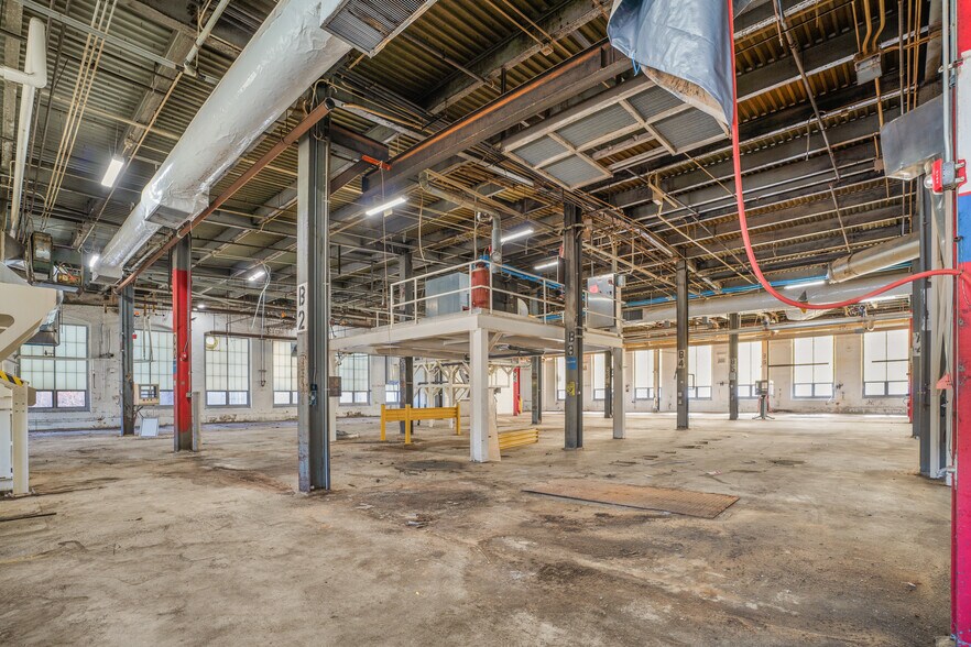 20 Cameron St, Clinton, MA à vendre - Photo intérieure - Image 3 de 5