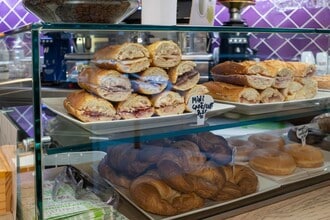 Retail in Badalona, Barcelona for lease Interior Photo- Image 2 of 5