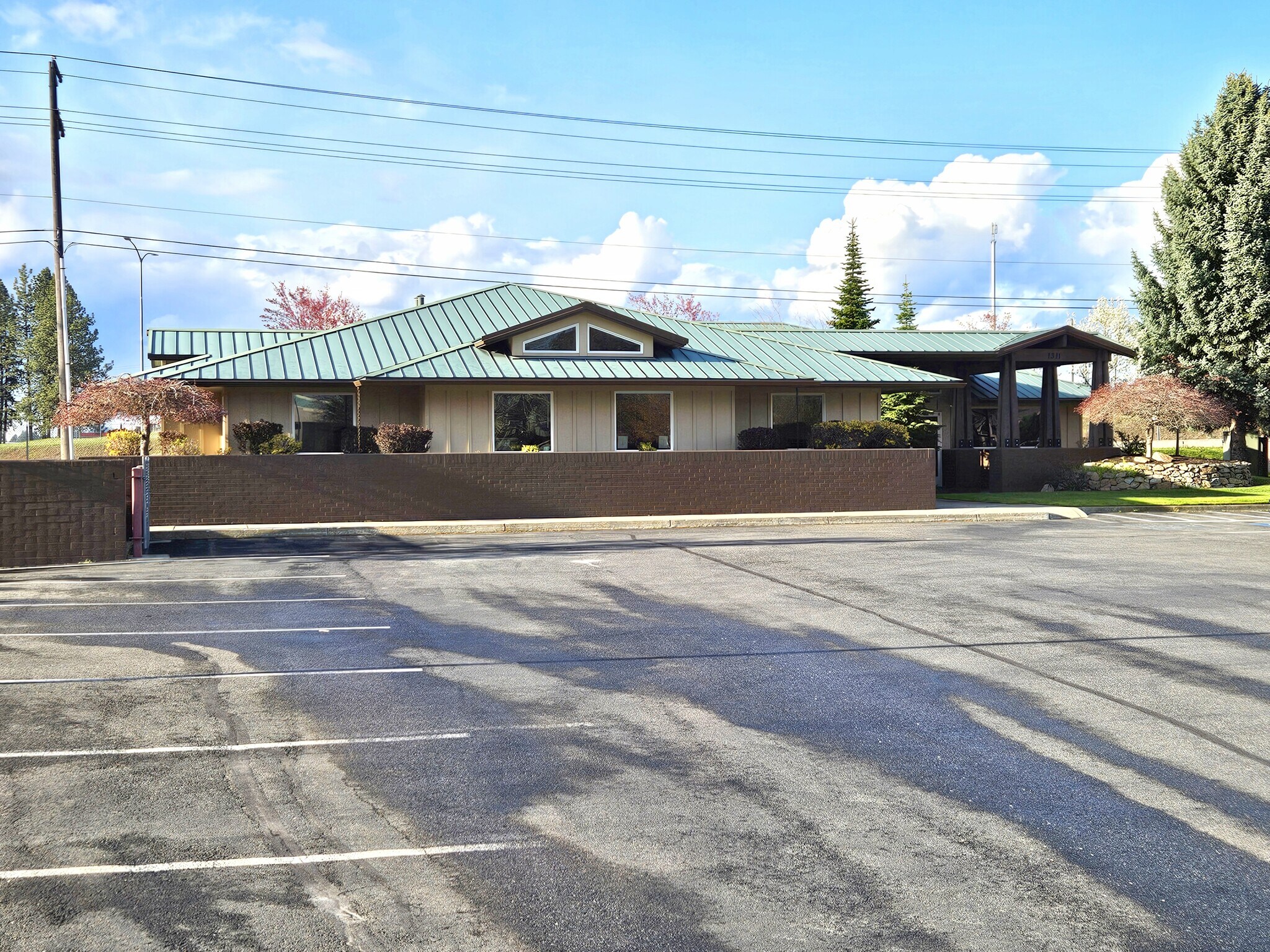 1311 W Northwood Center Ct, Coeur d'Alene, ID for sale Building Photo- Image 1 of 1