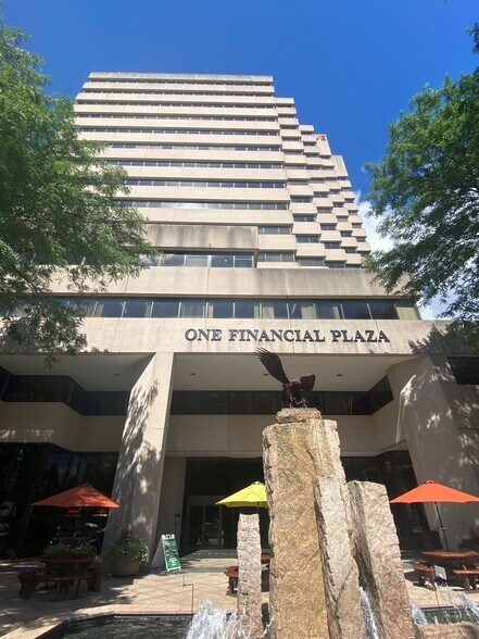 1350 Main St, Springfield, MA à louer - Photo du bâtiment - Image 2 de 34