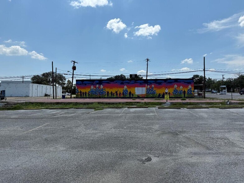 201 S 2nd St, Copperas Cove, TX à vendre - Photo du bâtiment - Image 2 de 4