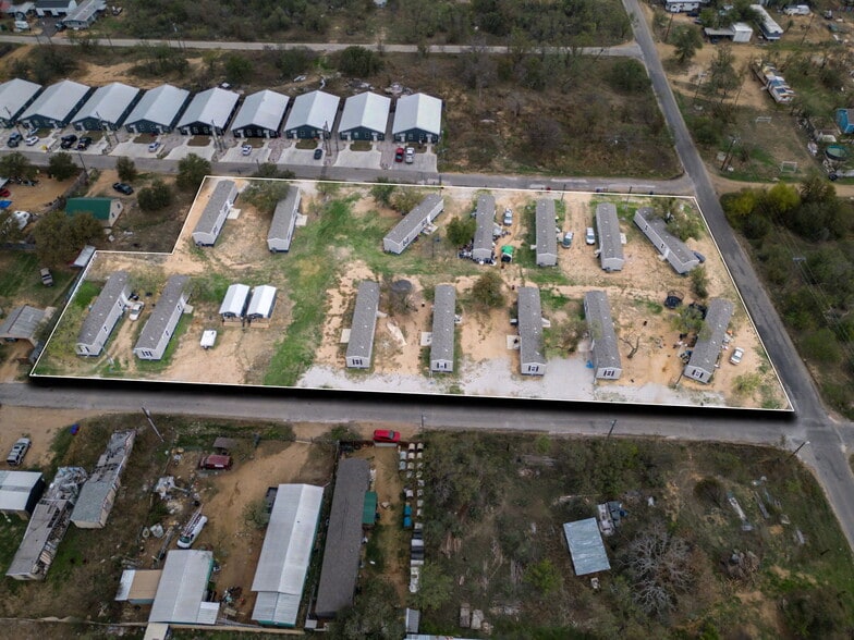 Kingsland Mobile Home Park portfolio of 1 properties for sale on LoopNet.ca - Primary Photo - Image 1 of 22