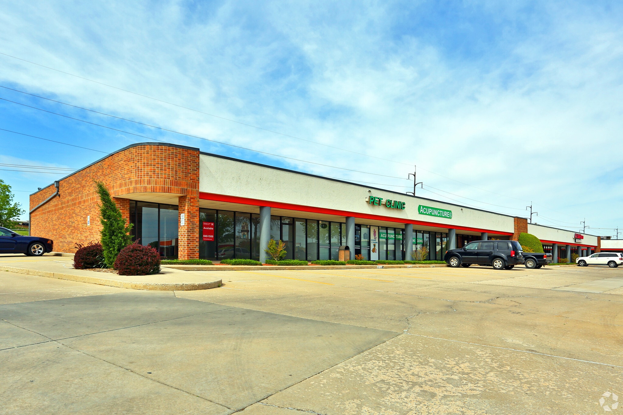 6444 NW Expressway St, Oklahoma City, OK for lease Primary Photo- Image 1 of 5