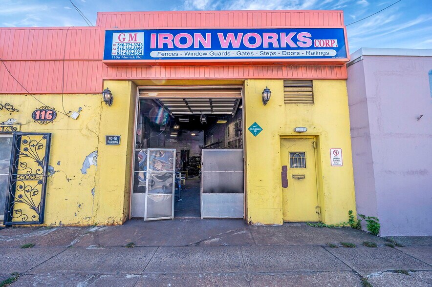 116 E Merrick Rd, Freeport, NY à vendre - Photo du bâtiment - Image 2 de 15