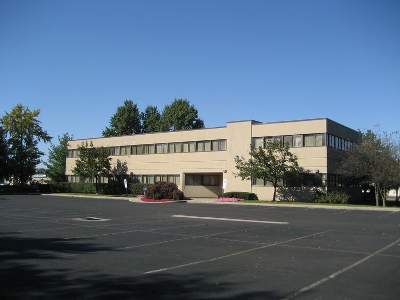 3103 Hulmeville Rd, Bensalem, PA à louer - Photo du bâtiment - Image 2 de 4