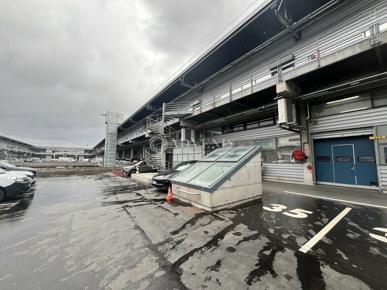 Flex dans Pantin à louer - Photo du bâtiment - Image 1 de 8