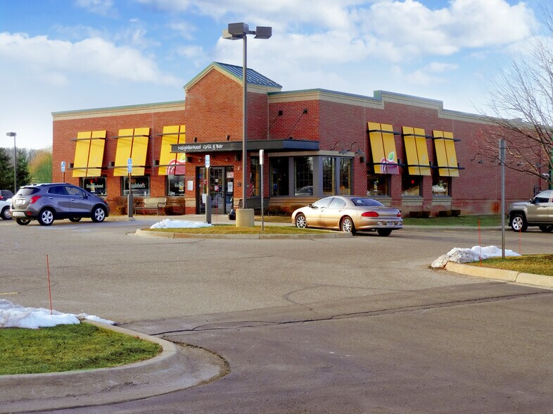30686 Lyon Center Dr E, New Hudson, MI à louer - Photo du bâtiment - Image 2 de 2